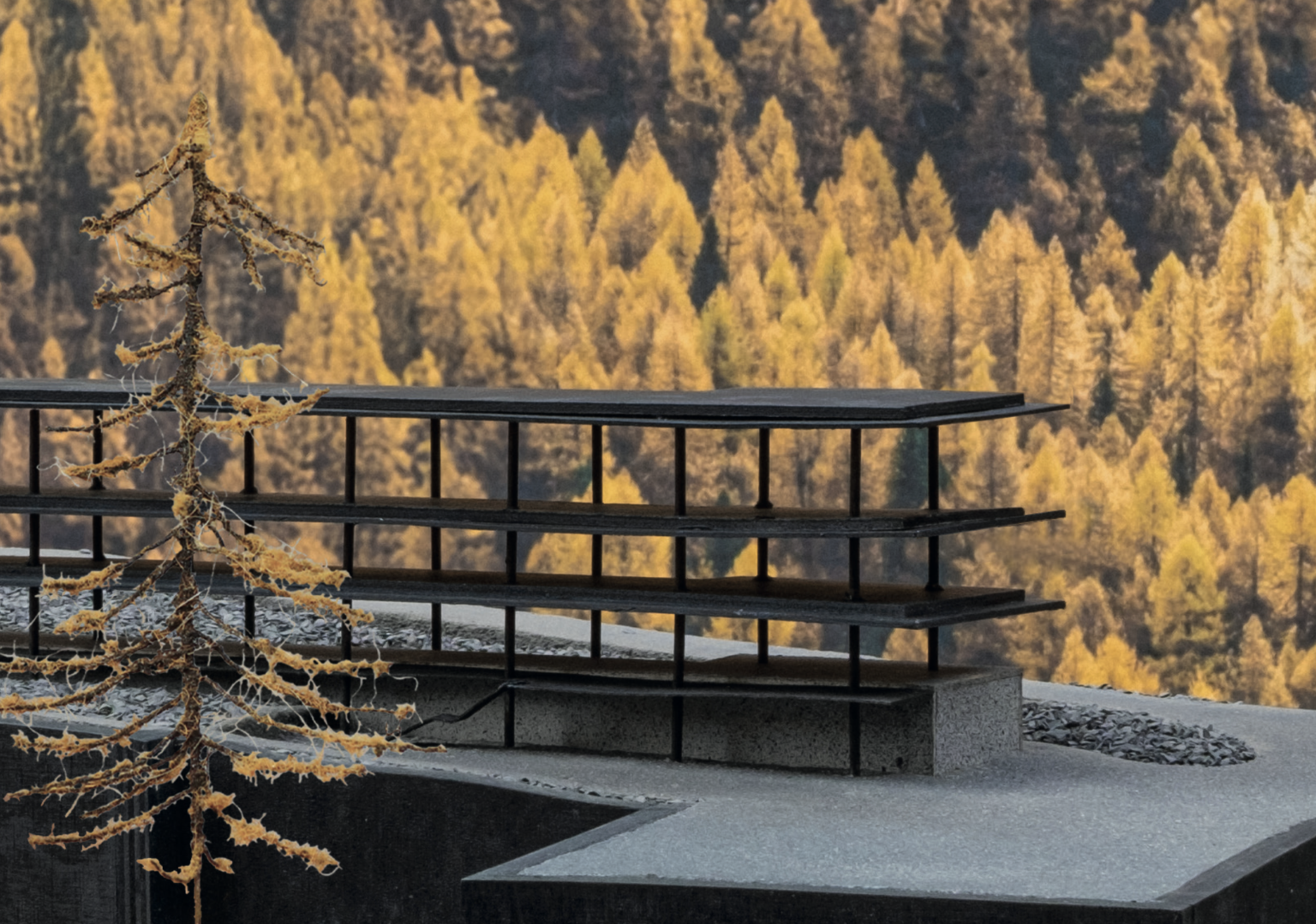 Maquette du nouveau bâtiment prévu pour l'atelier de tissage artisanal Tessanda à Val Müstair (GR).