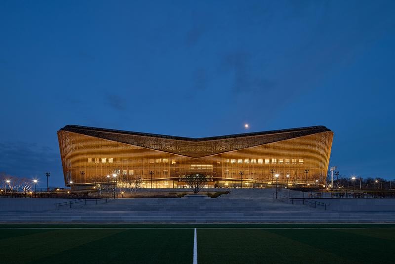 Le complexe sportif vu d’en haut, situé à Cheonan en Corée du Sud, mettant en évidence l’organisation des espaces et la géométrie du site.