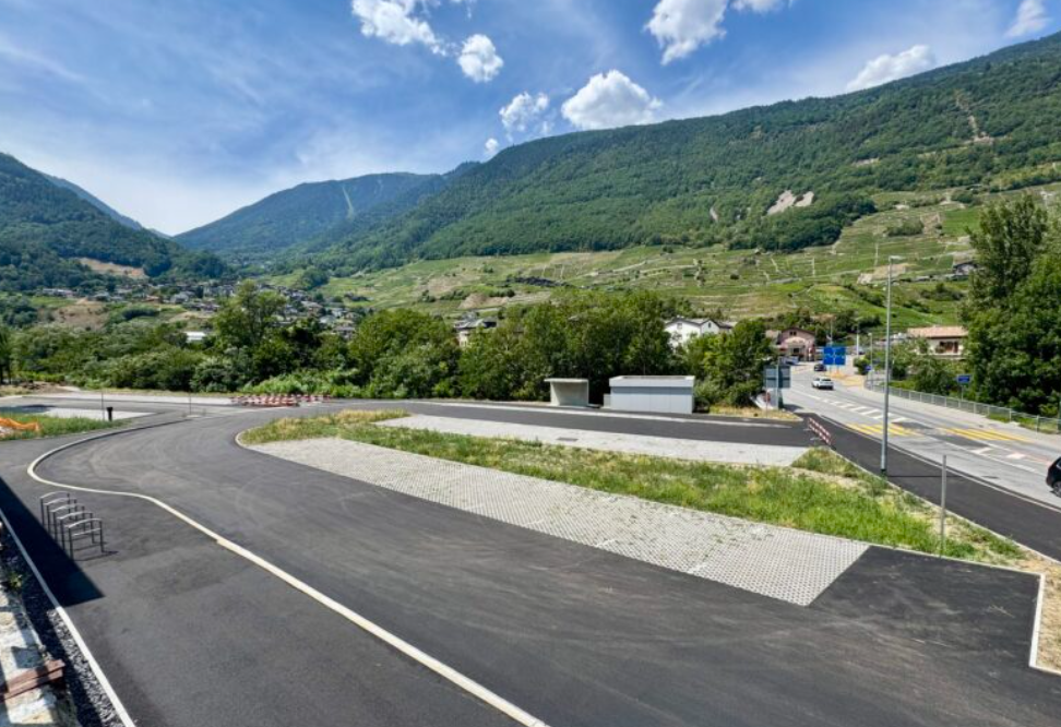 La création de ce nouveau noeud de transports publics doit éviter une surcharge du trafic à l'avenue du Grand-Saint-Bernard.
