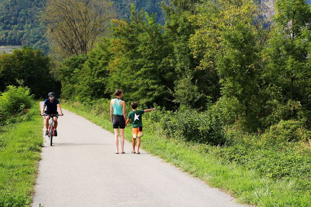 Une nouvelle piste cyclable en rive droite du Rhône est réalisée par l’Etat du Valais entre Sion et Uvrier.