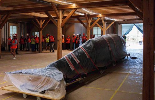 Dans le nouveau bâtiment, le spécimen est entreposé dans l’une des futures salles d’exposition permanente.