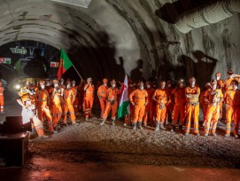 Percement tunnel du LEB