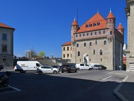 Place_du_Château_Lausanne