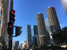 L'une des tours les plus emblématiques de l'horizon de Chicago est le complexe Marina City construit dans les années soixante.