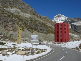 La tour rouge du col du Julier devrait être maintenue jusqu'à l'été prochain.