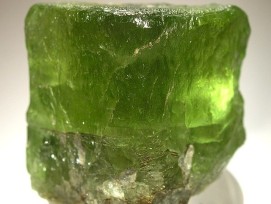 L'utilisation de l'olivine carbonatée comme nouvelle matière première à faible émission est étudiée par Holcim et Eni pour la formulation de son ciment vert.