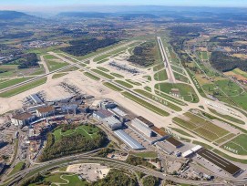 A partir de fin mars, la bande centrale de la piste 10/28 de l'aéroport de Zurich sera rénovée. Les travaux devraient se terminer durant la période d'été de cette année.