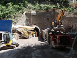 Cette galerie longue de quelque 800 m reliera une prise d’eau en amont du voûtage des Toveires à la centrale située à la sortie de ce même voûtage. Les constructions seront en grande partie intégrées à des aménagements existants sur et aux abords de la ri