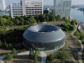 La société pharmaceutique vient d’inaugurer son nouveau centre de conférence à Bâle, le Pavillon Novartis.