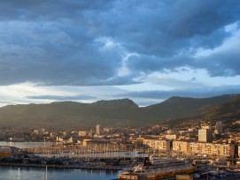 ABB remporte un contrat permettant de fournir de l'électricité aux bateaux séjournant dans le port de Toulon.