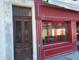 Nouvelle dynamique cet automne pour le quartier de la Rue d'Italie à Vevey: changement de propriétaire du bar-scène Le Bout du Monde et fin des travaux de réaménagement de la place de l'Oriental.