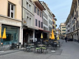 Lors de la pandémie de nombreux restaurants ont obtenu la permission d'une extension de leur terrasse pour des raisons sanitaires. Afin de pouvoir satisfaire les propriétaires et améliorer la convivialité des lieux la municipalité favorise la pérennisatio