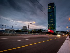 La Prime Tower de Zürich atteint le record de la plus haute tour de la ville avec ses 126 m. Elle sera concernées par les nouvelles directives.