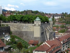 Vue de la plate-forme de la cathédrale de la Ville de Berne dont le mur de 30 m de haut sera restauré.