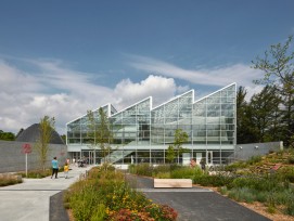 L'insectarium de Montréal a été métamorphosé . Vue sur la façade principale et le Jardin des pollinisateurs