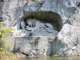 Le Lion de Lucerne sera caché plus longtemps que prévu derrière un échafaudage