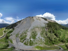 Le village de Brienz dans les Grisons a été stabilisé par des forages de drainage innovants afin de ralentir les écoulements de terrains.