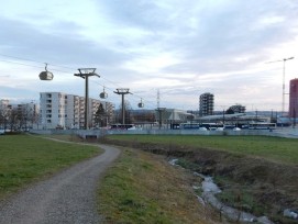 Le nouveau téléphérique sera connecté à la gare de Stettbach (ZU).