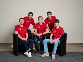Les cinq candidats romands qui se présenteront aux SwissSkills 2024 à Lyon en septembre, de gauche à droite: Marc Gay, Philippe Dourassov, Loïc Santschi, Matthieu Brun, Robin Taramarcaz.