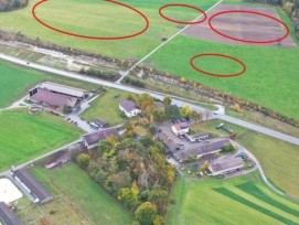 Les fouilles archéologiques sont exécutées en quatre étapes (cercles rouges) durant 4 ans. Les activités n'auront aucun impact sur l'avancement des travaux de construction de l’autoroute dans le Haut-Valais.
