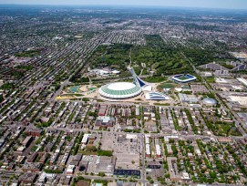 Le projet de renouvellement du toit du Stade olympique de Montréal se compose de trois étapes principales : l’enlèvement du toit existant, le démontage et le remplacement de l’anneau technique, et la mise en place de la nouvelle toiture.