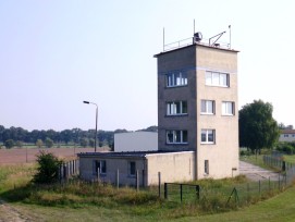 La tour de garde-frontière de Cumlosen, classée monument historique, nécessite une rénovation et recherche de nouveaux propriétaires.