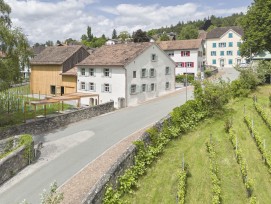 Avec la Hofstätte Hintergasse 35/37, la commune de Vaduz a redonné vie à un édifice historique unique, un lieu où l'histoire et la culture du bâti ne sont pas seulement préservées, mais peuvent aussi être vécues.