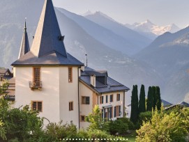 Un voyage à travers plusieurs siècles de culture du bâti valaisanne est proposé par la fondation Vacances au cœur du Patrimoine à Venthône (VS).