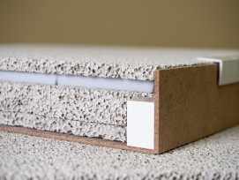 La structure variable des pores des mousses minérales oblige les particules de l’air à suivre un chemin plus long pour entrer et sortir du matériau. Malgré une faible épaisseur, les ondes sonores ont ainsi l'impression d'un absorbeur beaucoup plus épais.