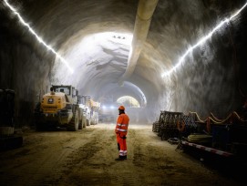 En raison du traitement des recours, la mise en service du tunnel entre Gléresse et Douanne a été repoussée de trois ans, tandis que l’excavation se poursuit depuis un an.
