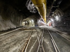 Vue de la galerie de reconnaissance du tunnel de base du Brenner et du tunnel de dérivation vers les tubes principaux.