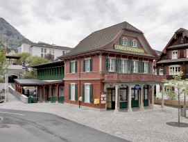 Le funiculaire du Stanserhorn a été récompensé par le Prix solaire européen 2025 dans la catégorie «Transport et mobilité», saluant son engagement exemplaire en faveur de l’énergie positive et de la mobilité durable.