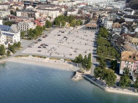 Le projet prévoit la plantation de 65 nouveaux arbres et une réduction de la capacité de stationnement des véhicules, restituant ainsi largement la future place aux piétons.