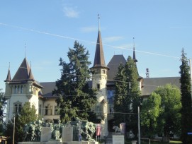 D’après les informations disponibles, les travaux de rénovation devraient commencer en 2027.