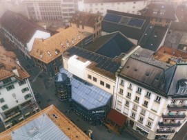 Vevey renforce sa transition énergétique avec l’installation photovoltaïque du Théâtre Le Reflet.