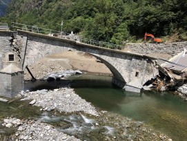 La tempête qui a frappé la vallée de Maggia en juin 2024 a causé des dégâts considérables, détruisant notamment le pont près de Visletto.