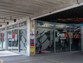 Les nouveaux aménagements sportifs réalisés dans l’ancien Mövenpick mettent en valeur un rez-de-chaussée réaménagé pour les entraînements fonctionnels.