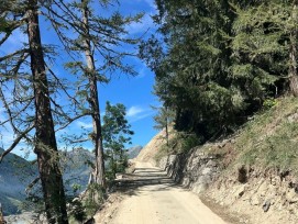 Le Valais renforce les infrastructures routières pour garantir l’accès aux vallées touchées par les événements naturels.