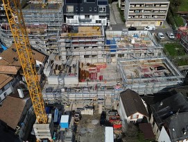 Le centre du village en pleine mue intergénérationnelle.