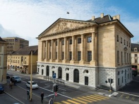La démolition des anciens abattoirs de Serrières, site insalubre et pollué actuellement en cours d’assainissement, a débuté.