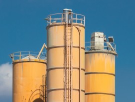 A l’avenir, les importateurs de ciment devront payer une taxe sur les émissions générées lors de sa fabrication, pour autant qu’aucune tarification du CO₂, ou une tarification moins élevée, ne soit appliquée dans le pays de production.
