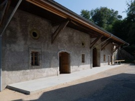 La toiture photovoltaïque du domaine de Rovéréaz produit de l’électricité renouvelable.