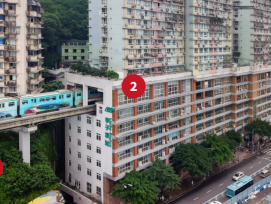 Située dans le district de Yuzhong à Chongqing (Chine), la station Liziba fait partie de la ligne 2 du Chongqing Rail Transit. Conçue à partir de 1998, achevée en 2004 et mise en service à titre d’essai en juin 2005, elle dispose d’une surface d’environ 3