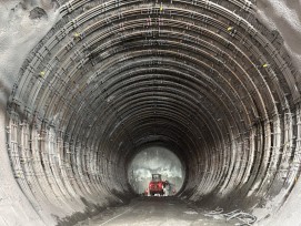 Les travaux du second tube du tunnel routier du Saint-Gothard progressent dans la zone de perturbation sud.