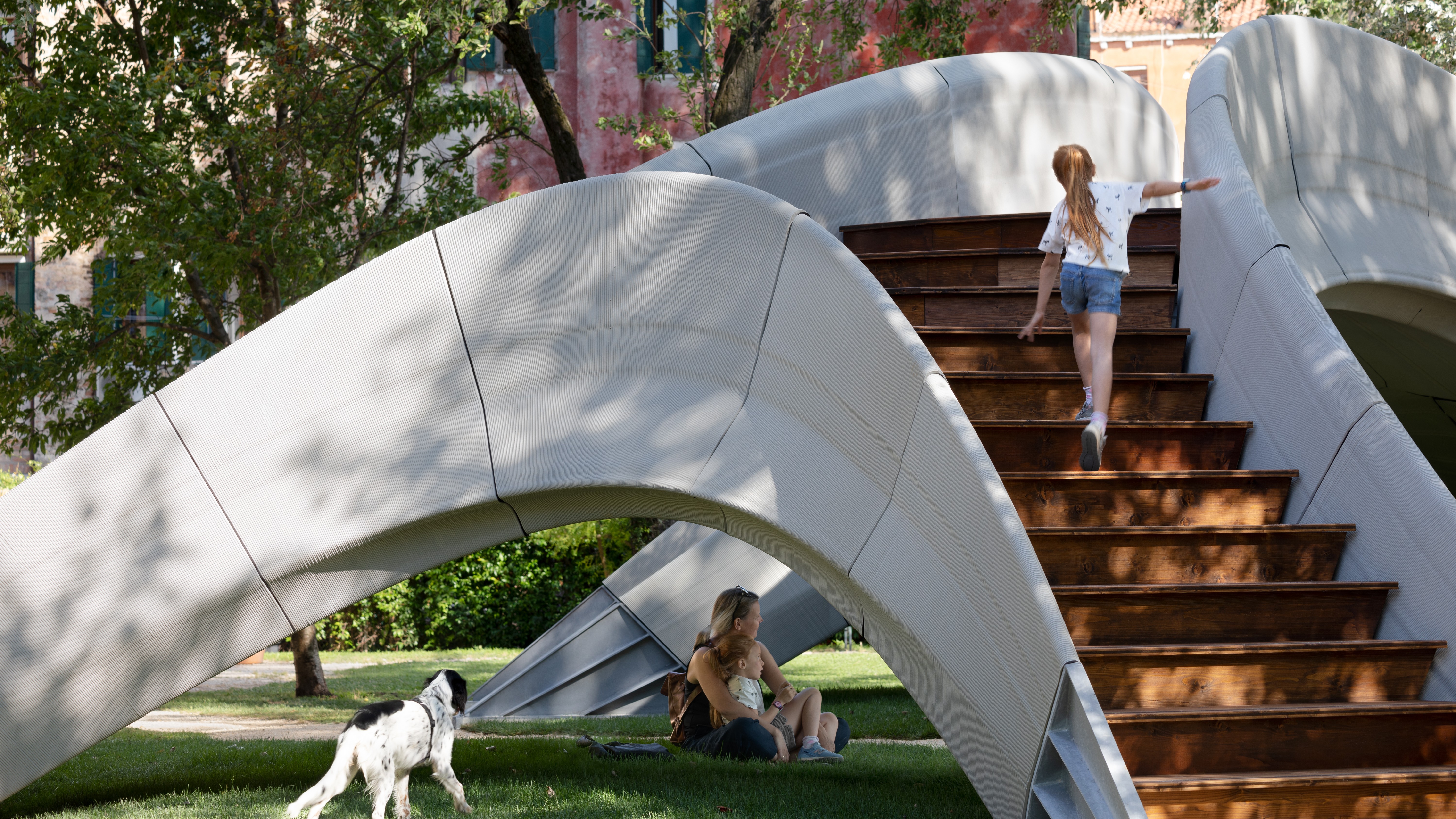 Le pont de béton imprimé en 3D le plus long du monde - Sciences et