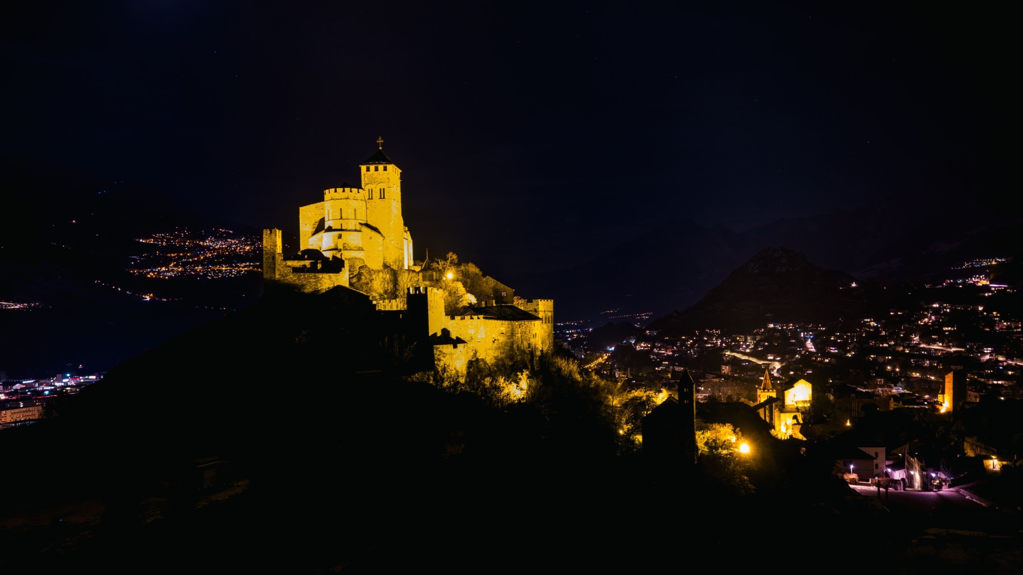 Valère illuminé avant